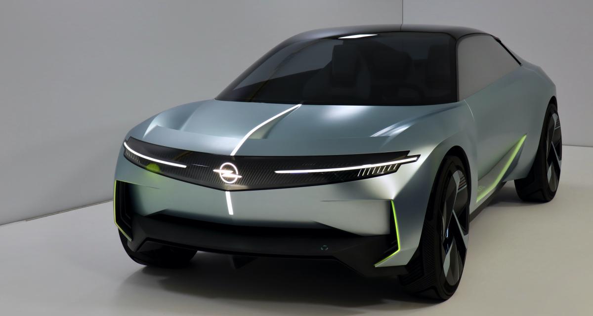Opel Experimental (2023) : immersion semi-virtuelle dans le concept électrique
