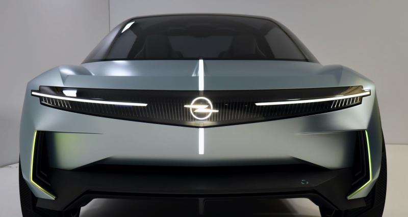Opel Experimental (2023) : immersion semi-virtuelle dans le concept électrique - En lumière