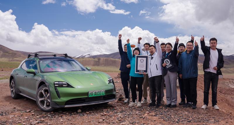 Lors d’un roadtrip en Chine, ces Porsche Taycan Cross Turismo signent un record de changement d’altitude