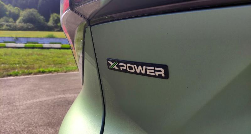 MG4 Electric XPOWER : une voiture électrique à bas prix et des capacités de  super voiture de sport