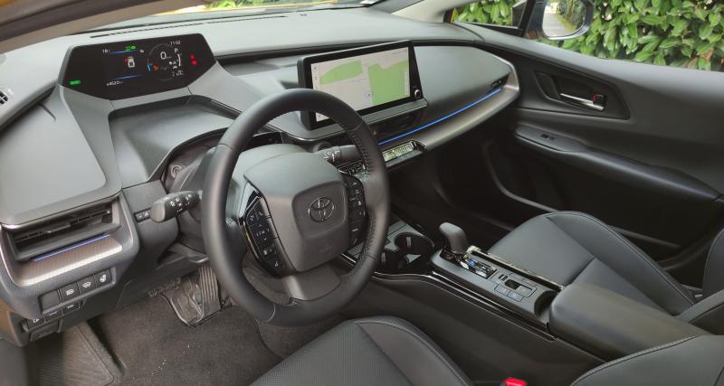 Essai Toyota Prius : une semaine au volant de la compacte hybride rechargeable - Se rendre au travail