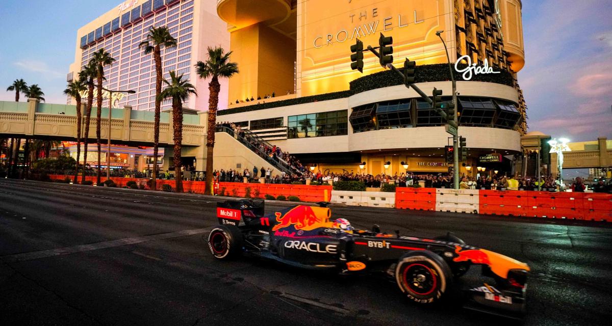 Vidéo - Sergio Perez conduit sa Red Bull dans un casino de Las Vegas