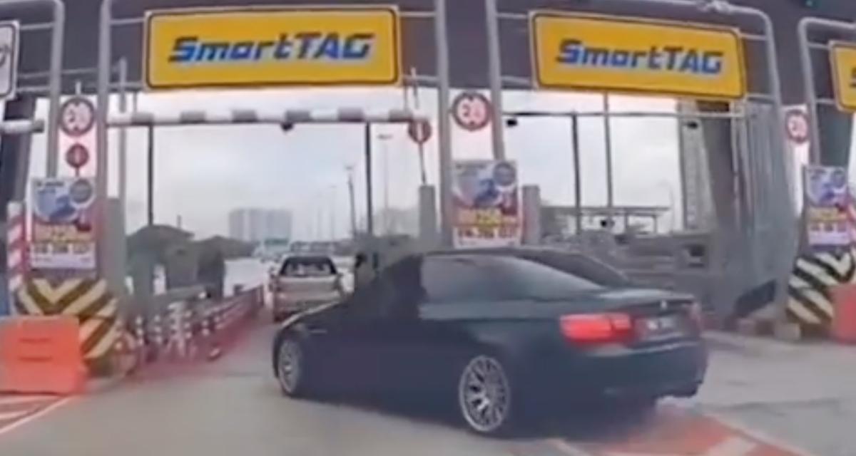 VIDEO - Cet automobiliste a une technique bien à lui pour ne pas payer le péage, tout le monde en profite