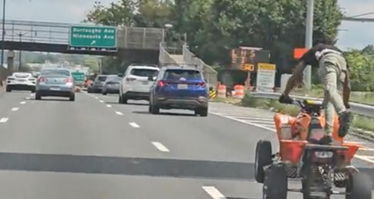 VIDEO - Ce quad fait le show sur l'autoroute, au détriment de toutes les règles de sécurité