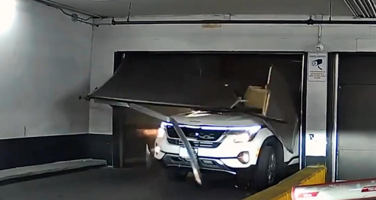 Cet automobiliste défonce la porte du garage, il n'avait pas de temps à perdre