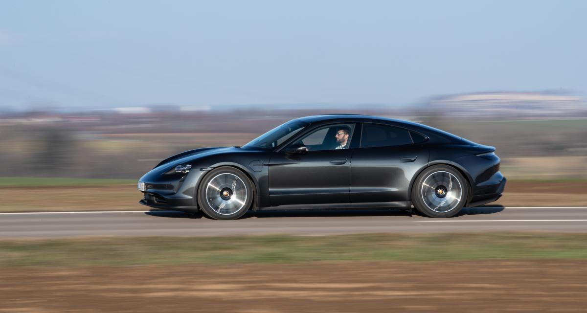 Le conducteur d'une Porsche se fait flasher à 213 km/h, une façon pour lui de faire attention sur une chaussée détrempée