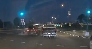 VIDEO - Ce SUV déboule à toute allure, il ne pensait pas tomber sur les forces de l’ordre