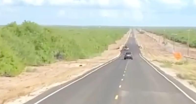  - VIDEO - Cet automobiliste se débrouille pour frôler un accident sur une route quasiment déserte !
