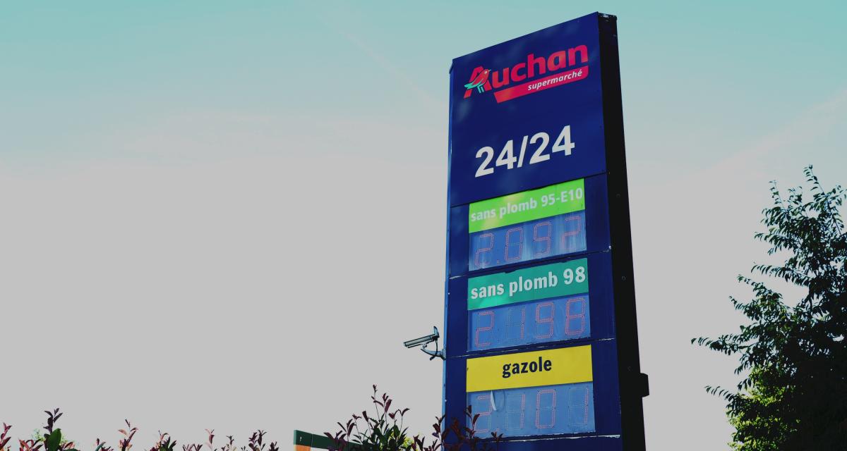Le prix de l'essence et du diesel baisse, mais il est loin du niveau de 2022