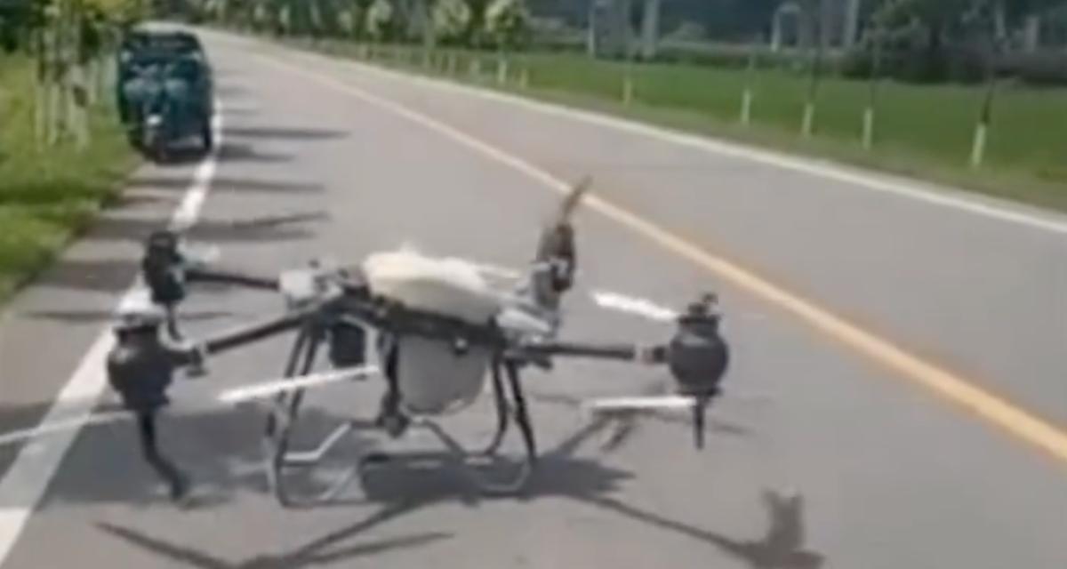 VIDEO - Il déploie son drone au milieu de la route, le plaisir n'est que de courte durée...