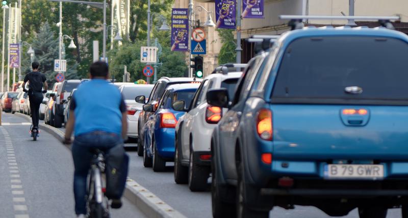  - Pour protéger les cyclistes et les motards sur la route, le Code de la route pourrait imposer une méthode en provenance des Pays-Bas