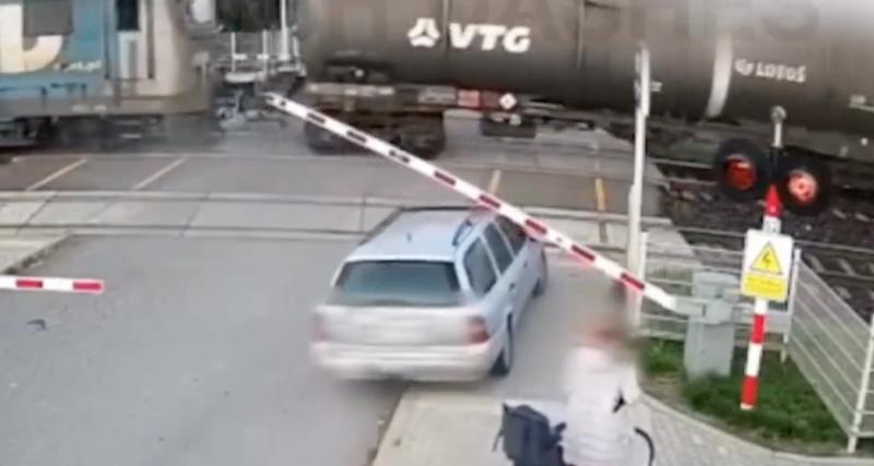  - VIDEO - Cet automobiliste décide d’ignorer totalement le train devant lui, mauvaise idée…