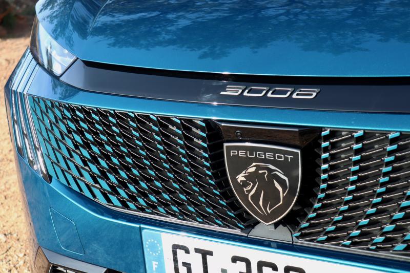  - Peugeot e-3008 (2024) | Les photos du SUV compact électrique à l'essai