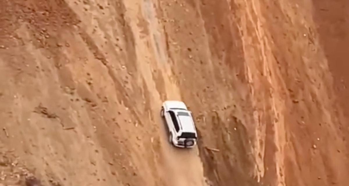 VIDEO - Ce Toyota Land Cruiser se lance dans une montée terrifiante sans aucune hésitation !