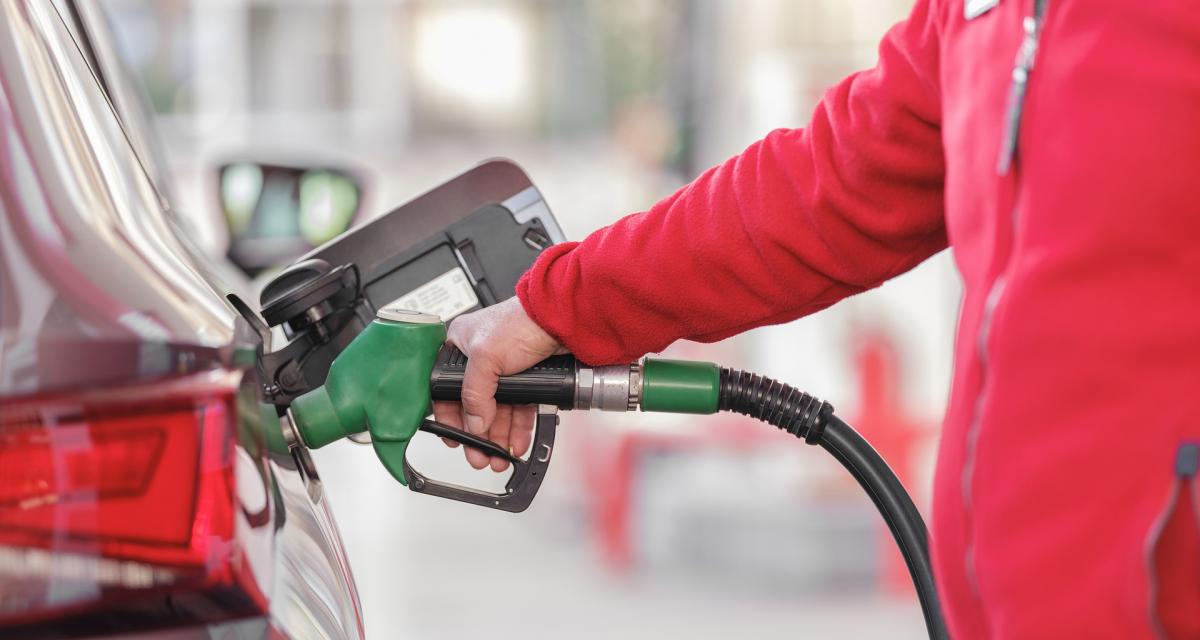8 mois d'essence gratuite pour une automobiliste, elle a profité d'une faille du distributeur à la pompe