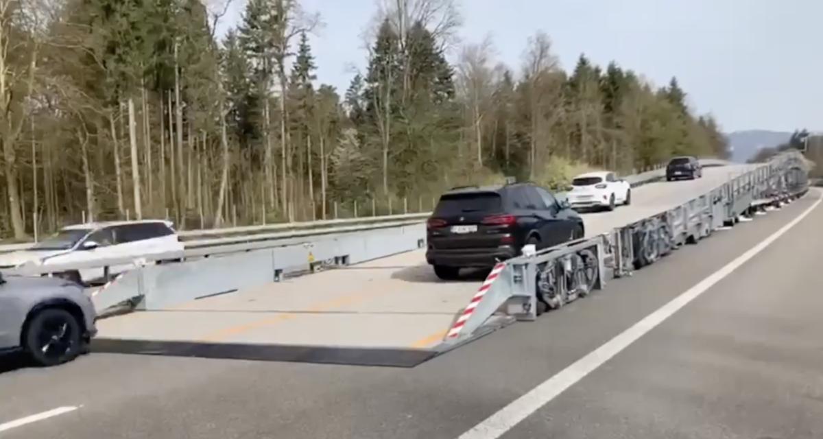 Ce pont mobile permet de réparer une autoroute sans couper le trafic