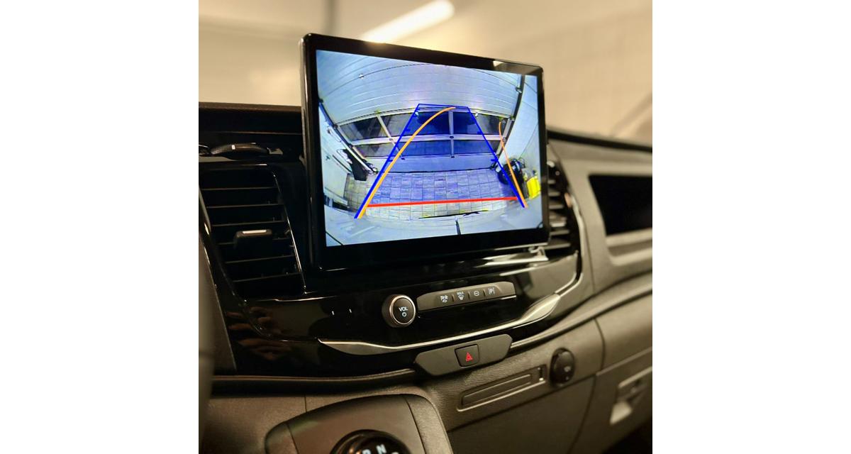 Rajoutez une caméra de recul sur le Ford E-Transit avec Navinc