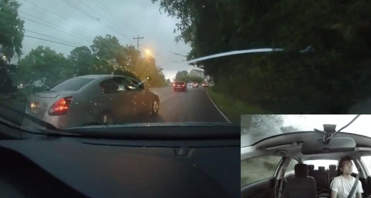 VIDEO - Cet automobiliste oublie de regarder dans son rétroviseur, mais il n'est pas le seul en tort