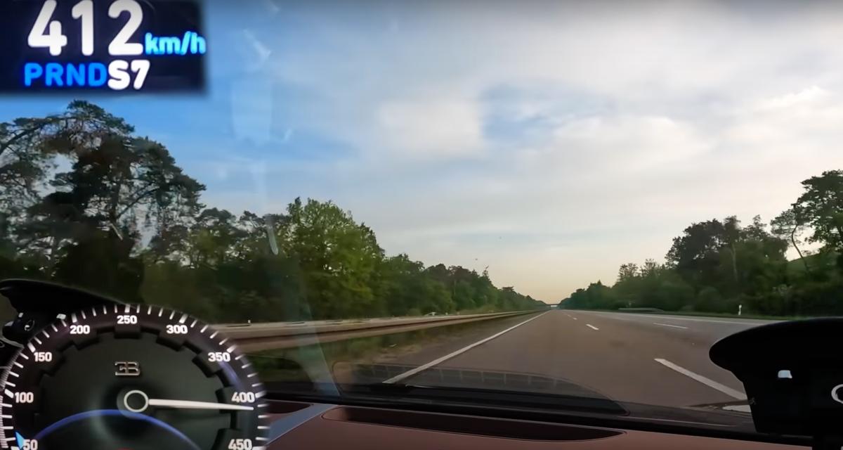 À plus de 400 km/h sur l'autoroute, le conducteur de cette Bugatti Chiron répond à un compère