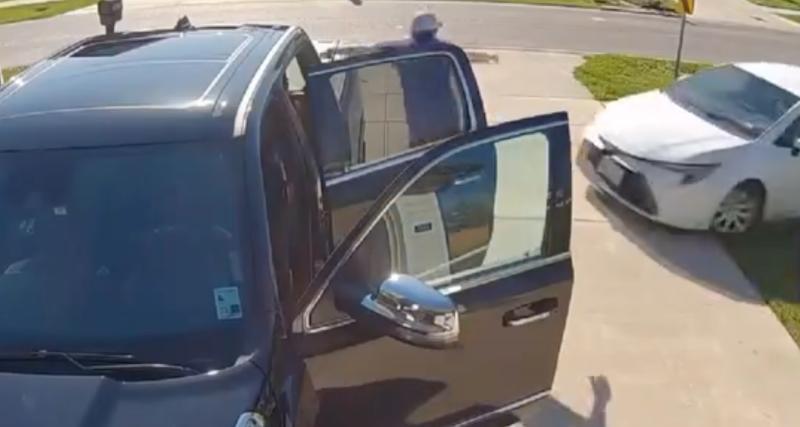  - VIDEO - En plein nettoyage de sa voiture devant la maison, une voiture lui fonce dessus !