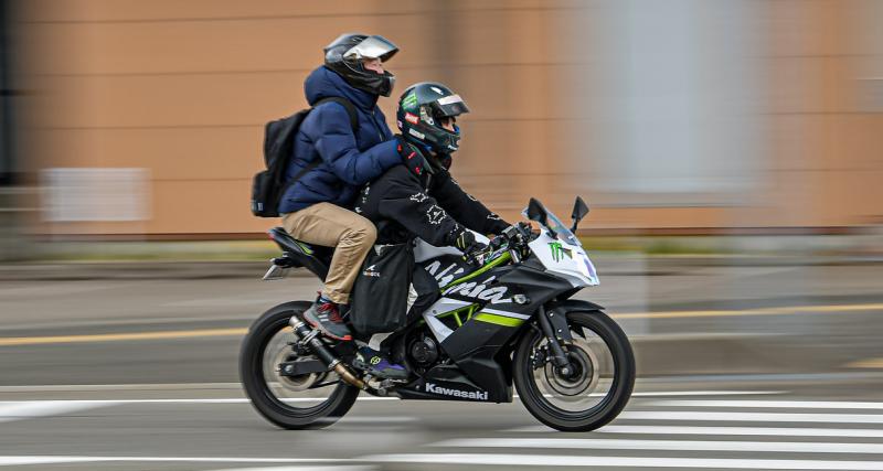  - Flashé à 204 km/h au lieu de 90 à moto, la passagère n’était pas équipée pour monter sur un deux-roues