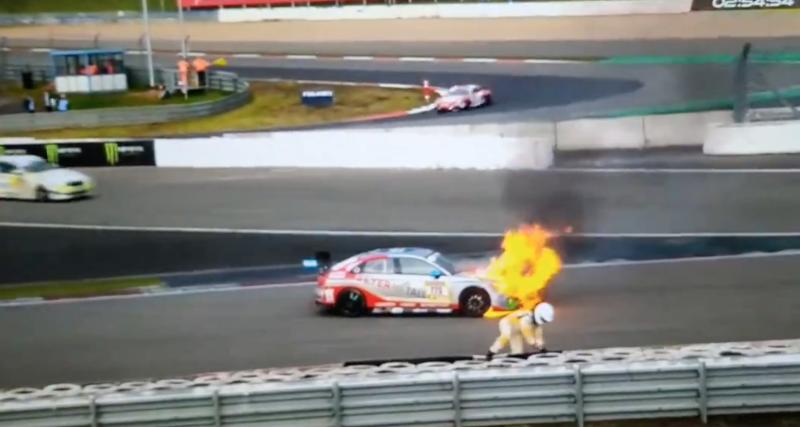  - VIDEO - Sa voiture brûle aux 24 heures du Nürburgring, sa réaction est à mourir de rire