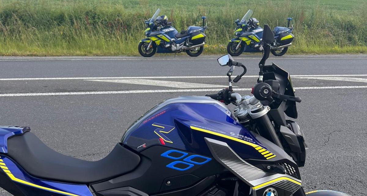 Motos contre moto, la gendarmerie ne tremble pas face à ce motard à près de 200 km/h