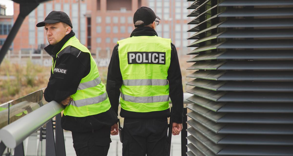 Voiture suspecte à Paris, un gros dispositif policier pour de l'huile d'olive