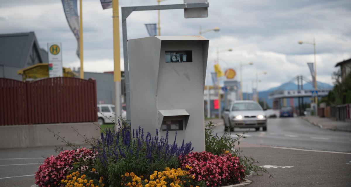 Ivre, il détruit le radar après s'être fait flasher à 156 km/h de peur de se faire gronder par sa mère