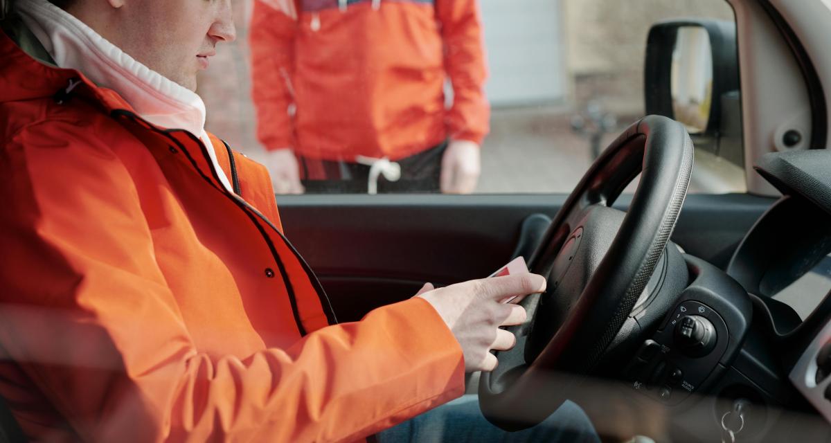 Cette habitude interdite au volant fait de vous un 