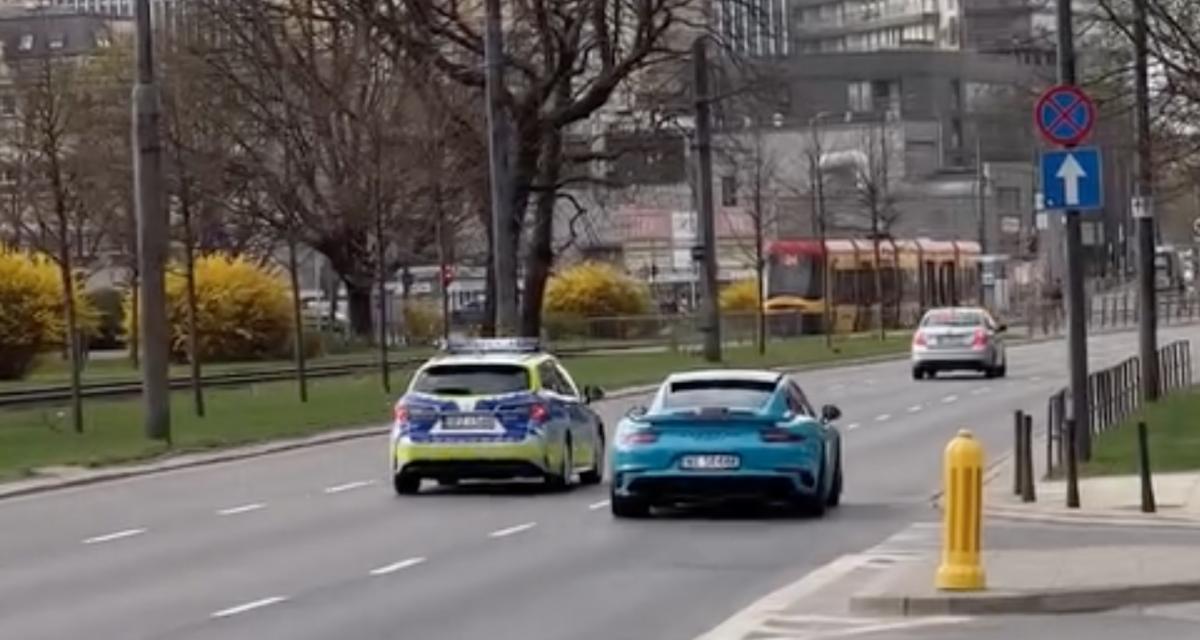 VIDEO - Le conducteur de cette Porsche s'apprête à faire un départ surpuissant, la police le calme très vite