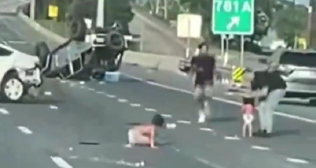 VIDÉO - Deux enfants éjectés d'une voiture partie en tonneaux, par miracle aucun blessé n'est à déplorer