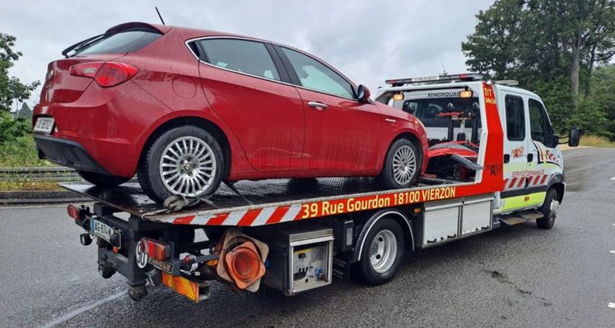 Flashé à 161km/h sur les routes du Cher, les gendarmes laissent cet automobiliste à pied pour profiter du paysage