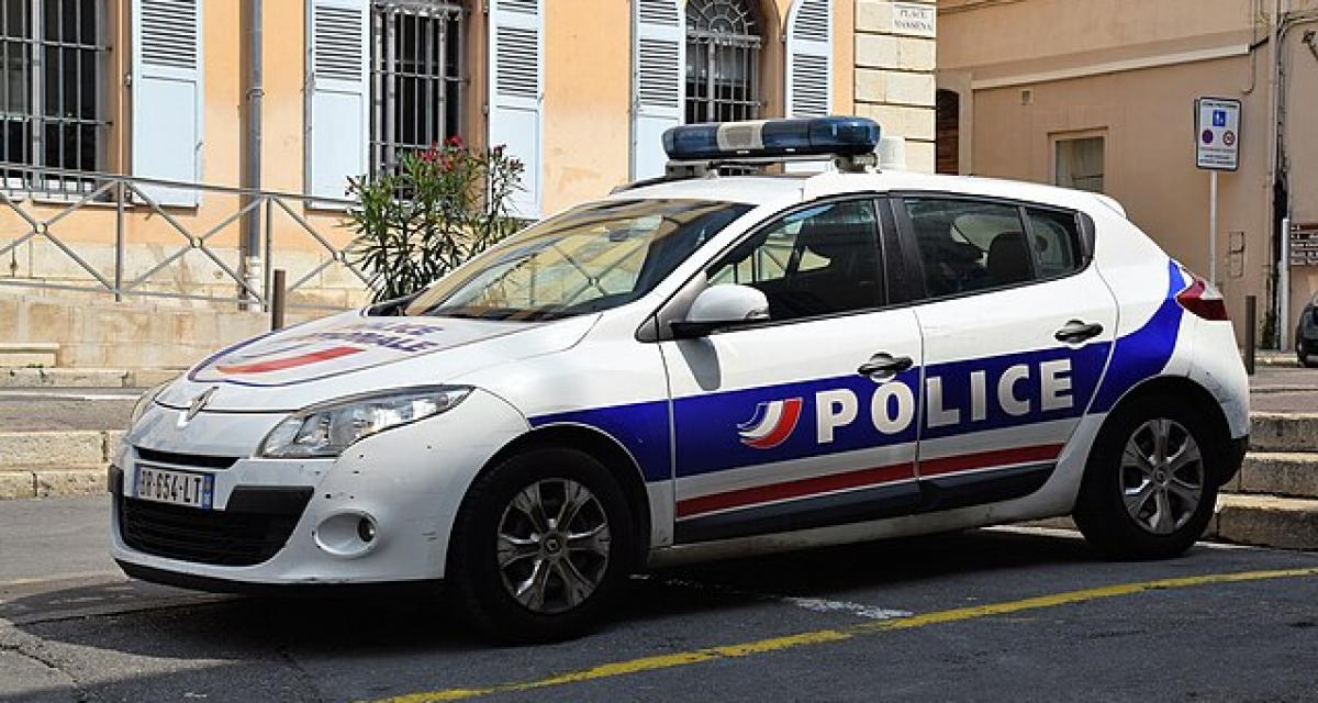 Il tente de semer les gendarmes, mais sa voiture le lâche au pire moment