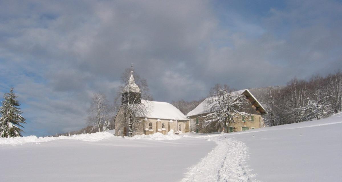 Dans cette chapelle, vous pouvez faire bénir... votre voiture