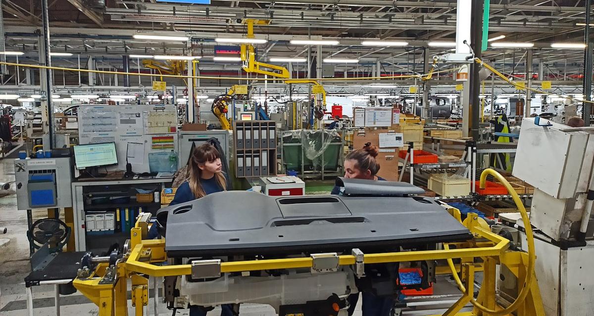 Regarder la vidéo Les salariés d’une usine Stellantis en grève, une manifestation prévue au Mondial de l'auto