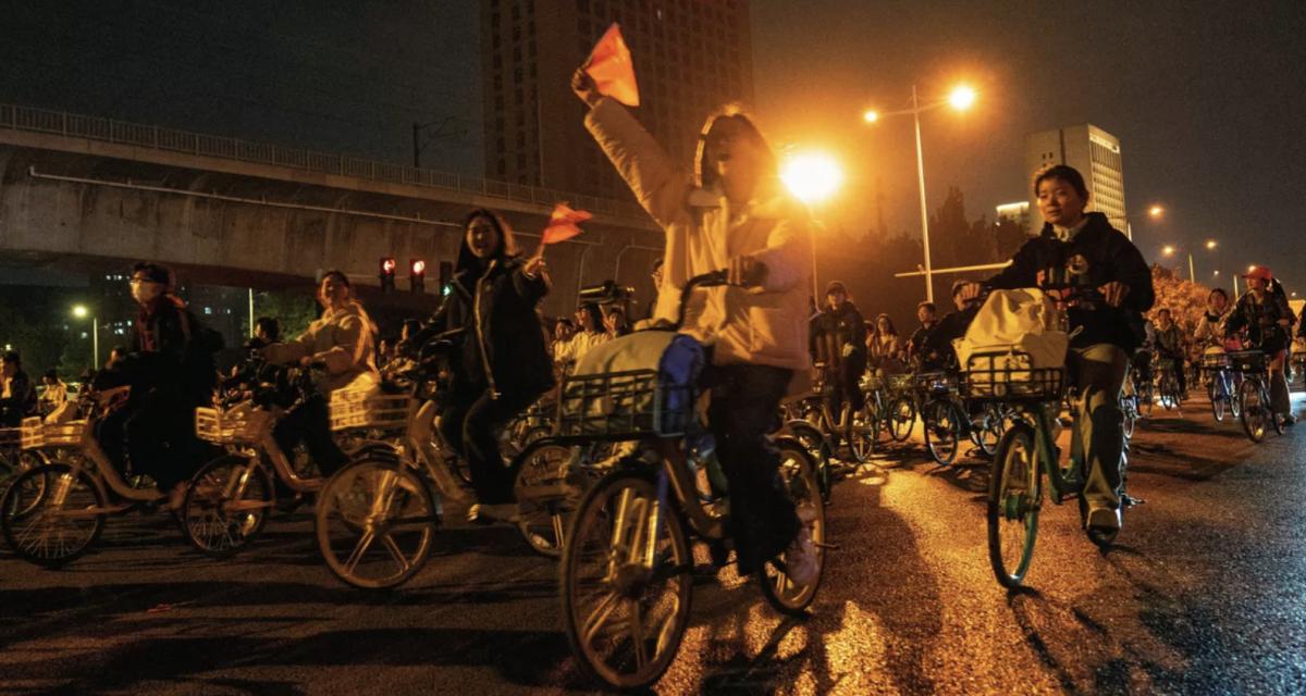 Plus de 100 000 personnes bloquent une autoroute... pour des raviolis