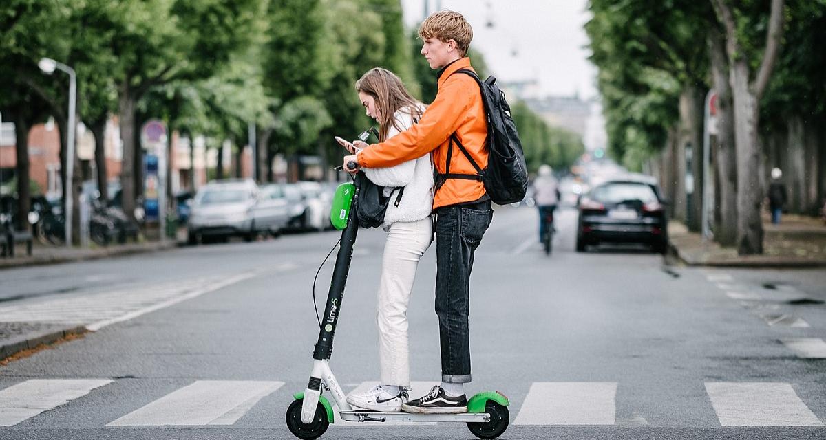 Il prend l'autoroute en trottinette électrique, un Allemand complètement inconscient sur les routes de France