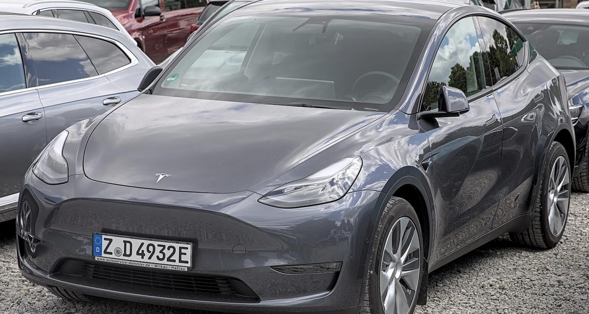 À 220 km/h en Tesla, il pensait semer l'Alpine... mais la réalité l'a rattrapé !