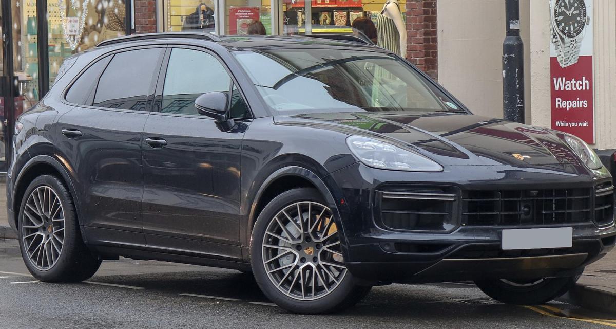 Alors qu'il est interdit de conduire jusqu'en 2041, il détruit une Porsche volée !