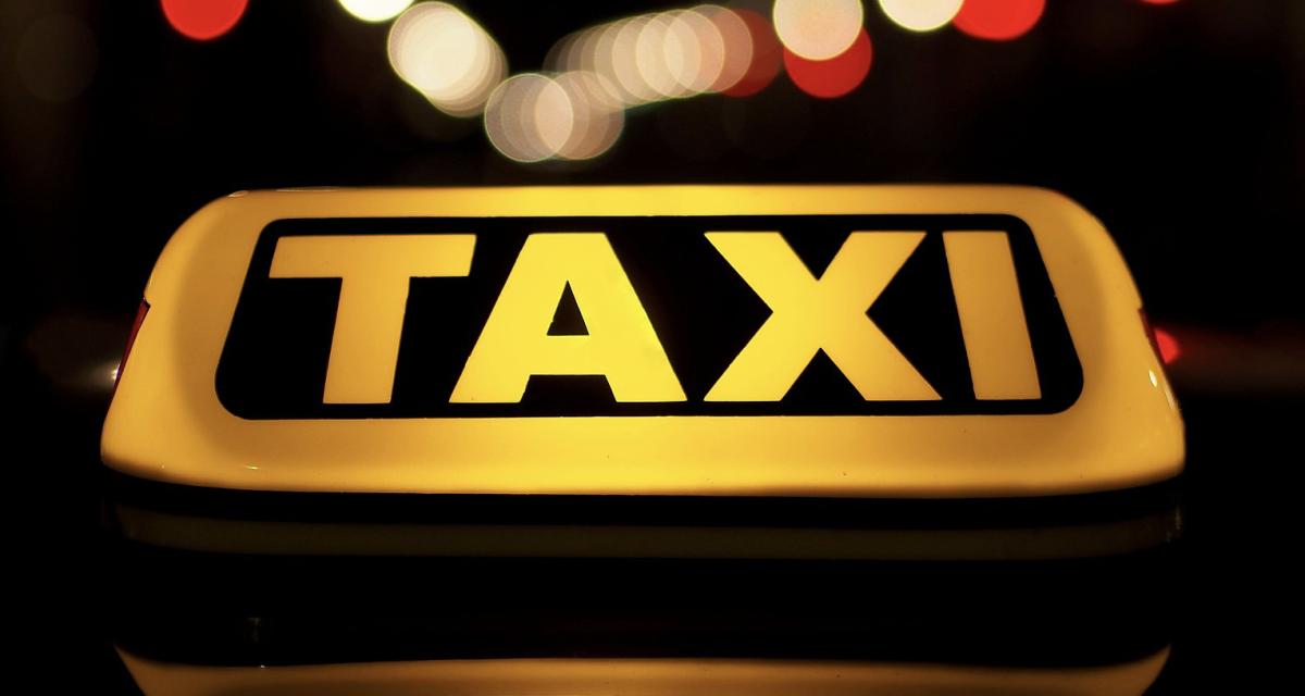 Flashé pour grand excès de vitesse, ce faux taxi ivre au volant choque la police