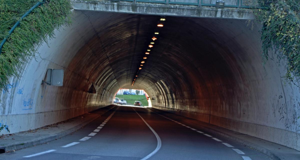 Flashé dans un tunnel en grand excès de vitesse, son permis s'envole