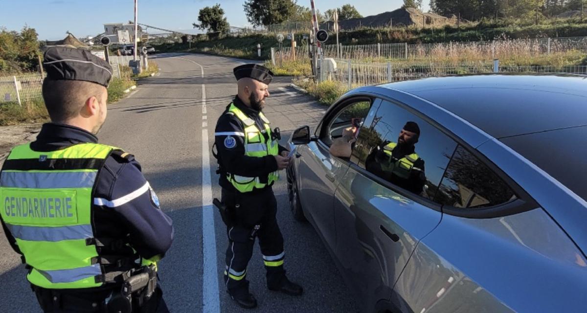 À 190km/h sur la bande d'arrêt d'urgence, il est interpellé et risque de le regretter