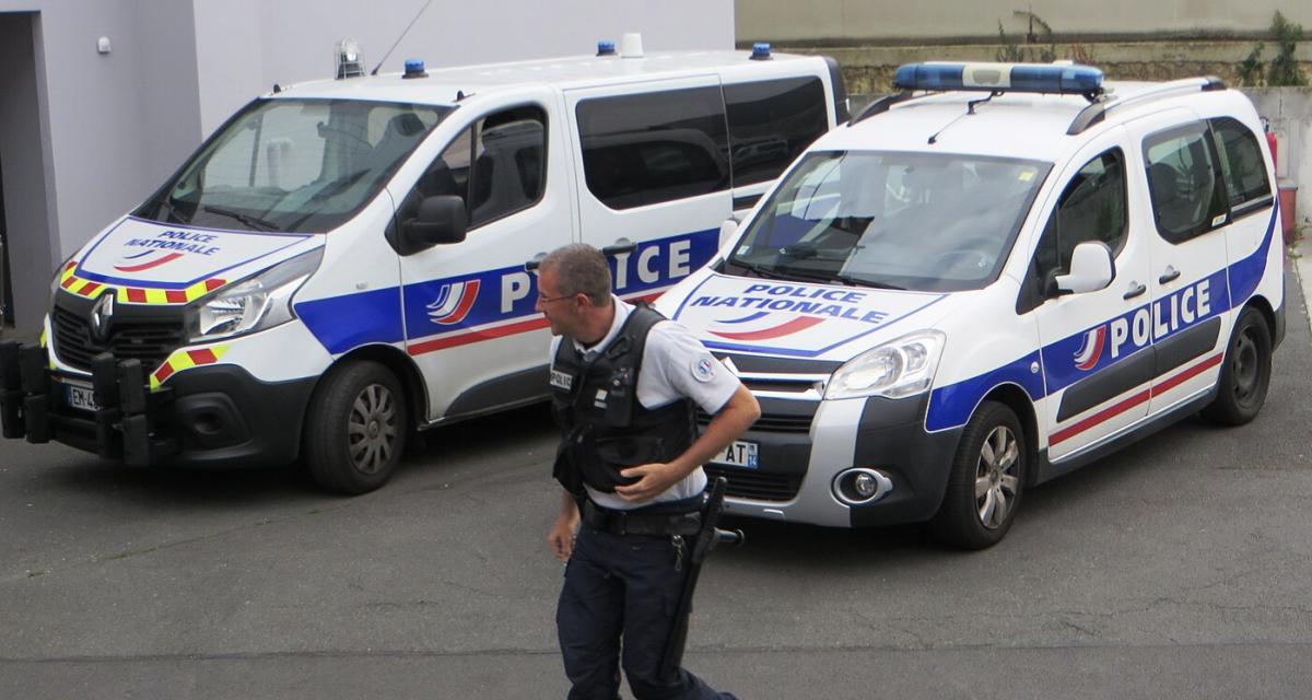 Deux heures après le décès de son père, il est arrêté avec un coffre plein de drogue