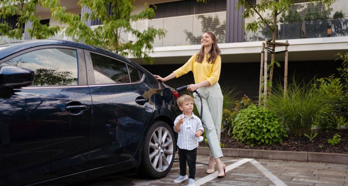 Les critères à considérer pour configurer une voiture électrique familiale