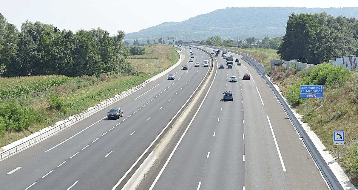 Un homme de 80 ans prend l'autoroute à contresens et rencontre une autre voiture