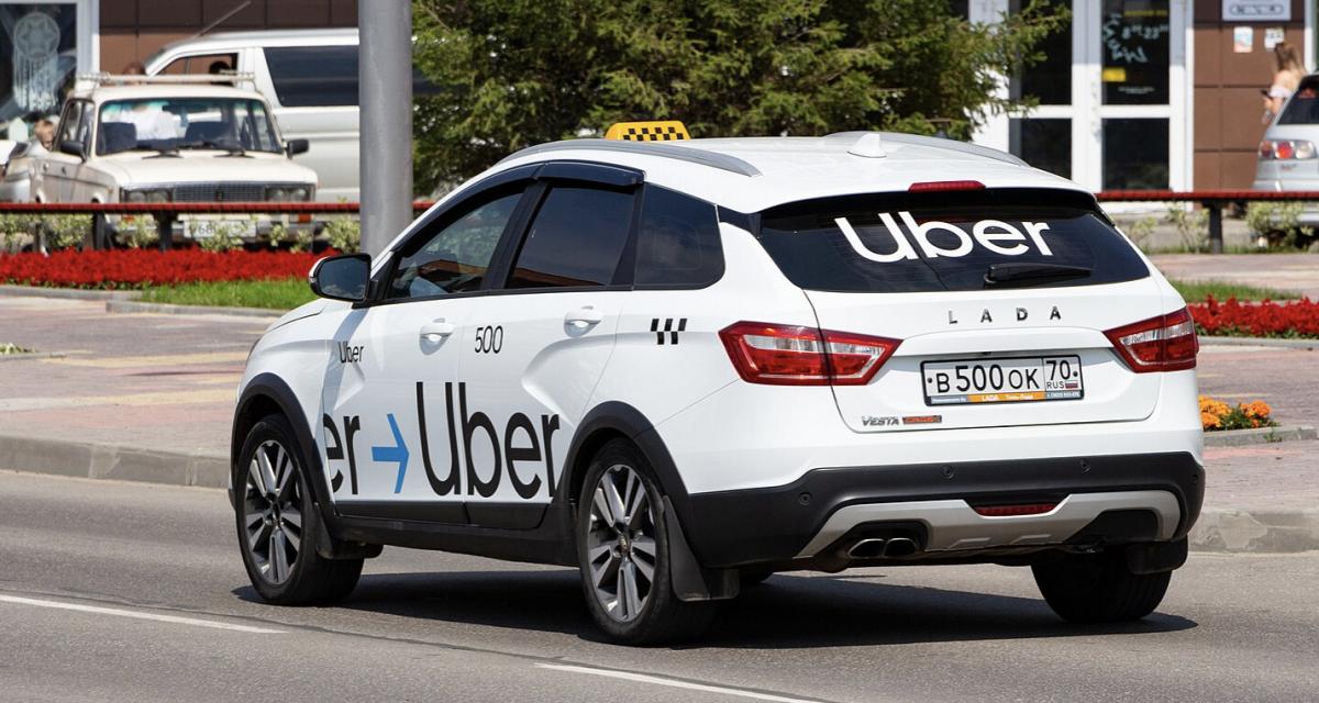 À contresens sur une route de Marseille, un livreur « Uber-Shit » finit sa course en causant un accident