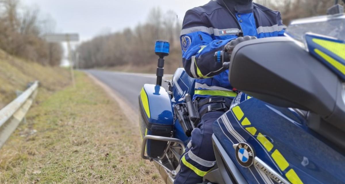 Flashé comme un attaquant à pleine vitesse, un automobiliste prend un carton rouge