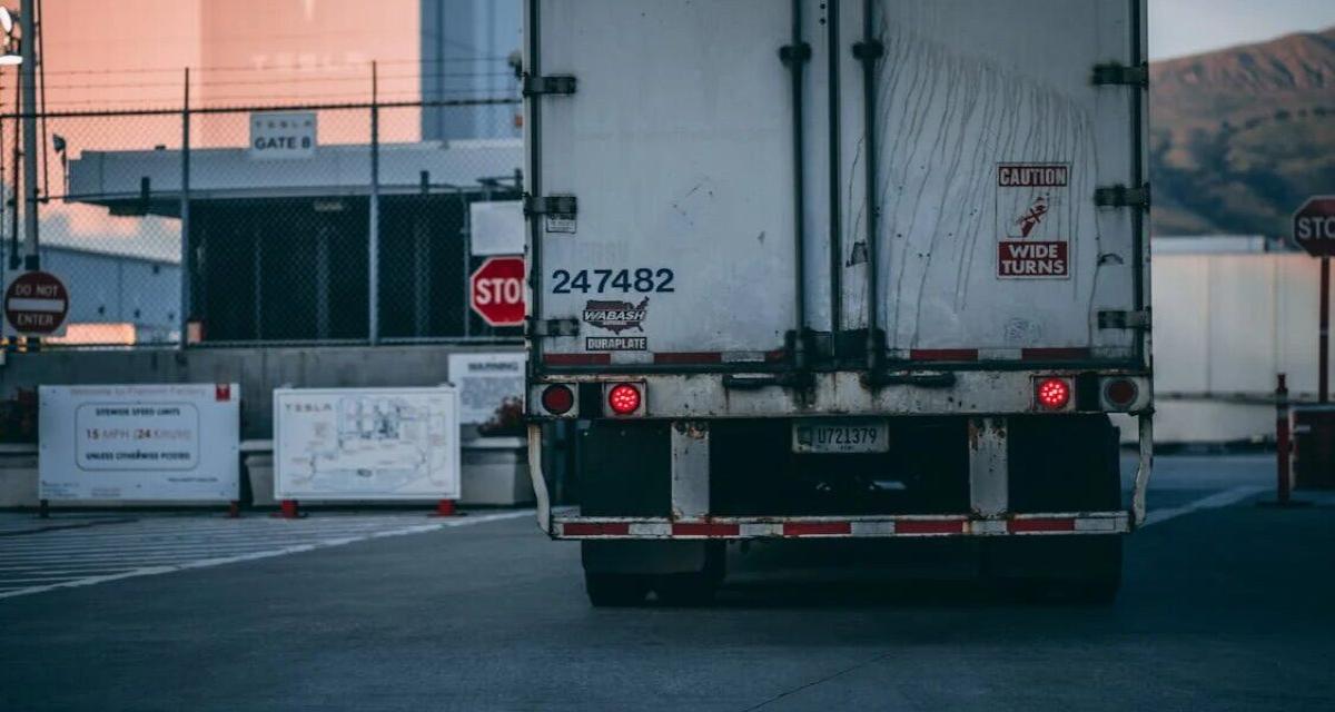 Convoi exceptionnel en péril : une chaudière de 165 tonnes en suspens sur un pont à Jarville