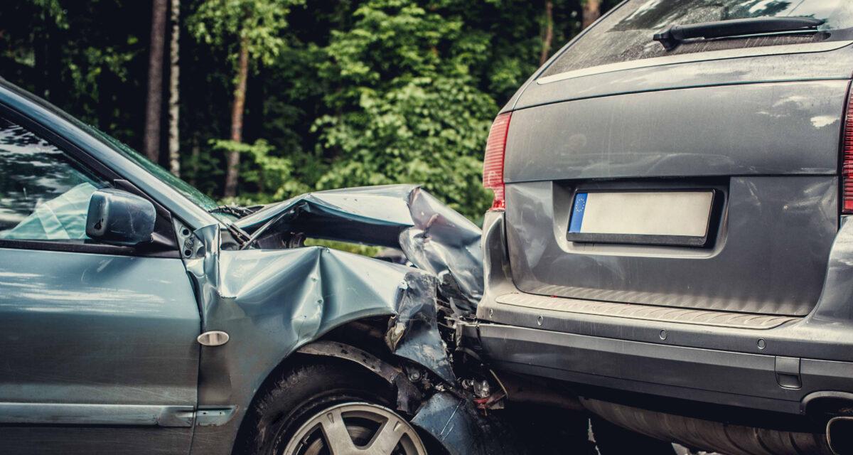 Il sème le chaos : une course-poursuite infernale, 15 voitures endommagées et cinq jours de cavale avant sa reddition